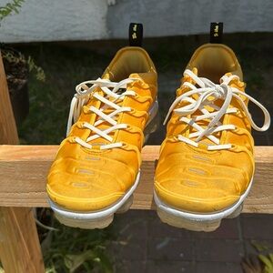 Nike Air VaporMax Plus
(Go The Extra Smile) W 8.5 M 7